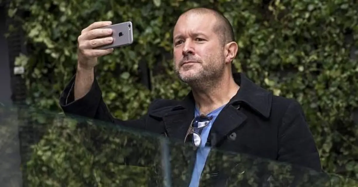 Jonathan "Jony" Ive, chief design officer for Apple Inc., uses an Apple iPhone to take a photograph of the "plaza" area during the grand opening of the company's new flagship store at Union Square in San Francisco, California, U.S. Image credit: David Paul Morris/Getty image
